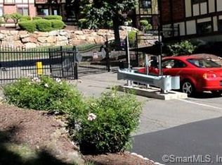 10 Canterbury Rd, Bridgeport, CT 06606