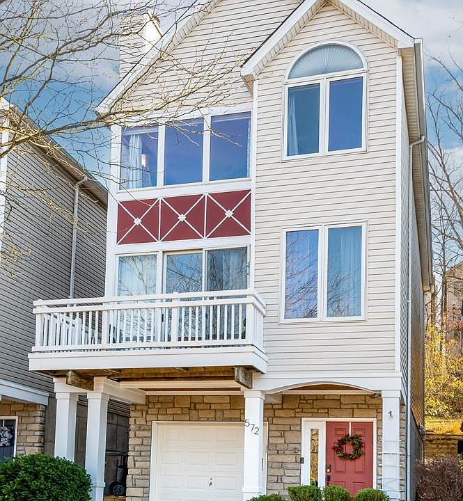 1st image of 572 Empress Ave