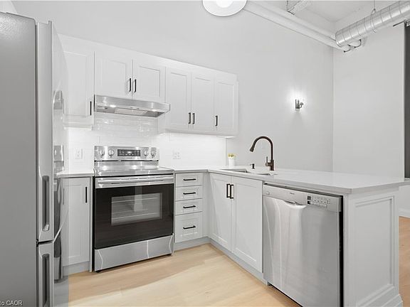 4th image of 11 Rebecca St #105