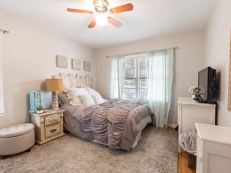 2091 Howell Mill Rd NW — Photo 18