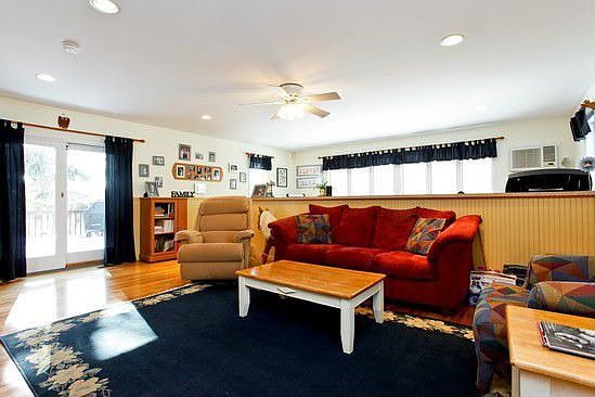 3rd image of 2961 S Deerfield Ave