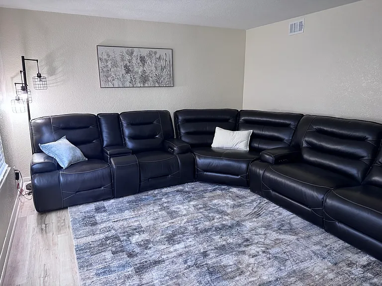 115 Diggs Dr — Photo 9