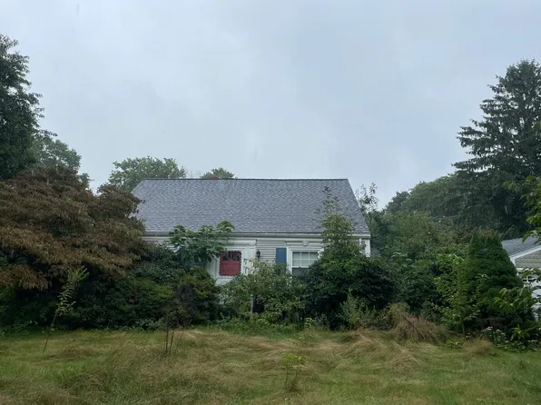 25 Olive St, Cumberland, RI 02864