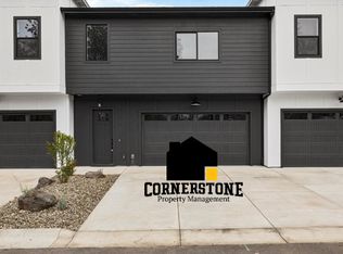 208 Bogey Ln, Eagle Point, OR 97524