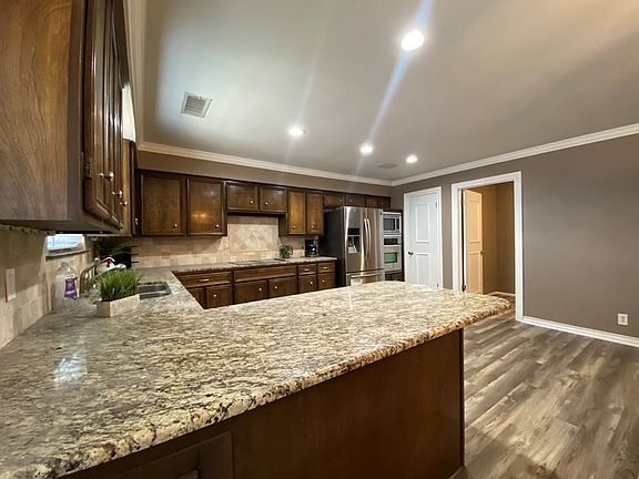 4th image of 3212 Reo Dr