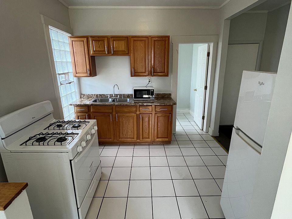 1st image of 231 Doty St APT 1F