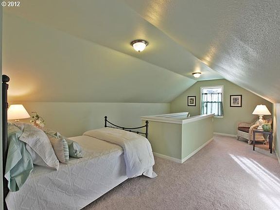 Upstairs bedroom