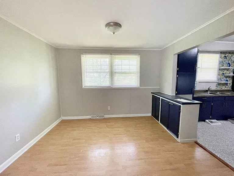 1504 Charlton St — Photo 13