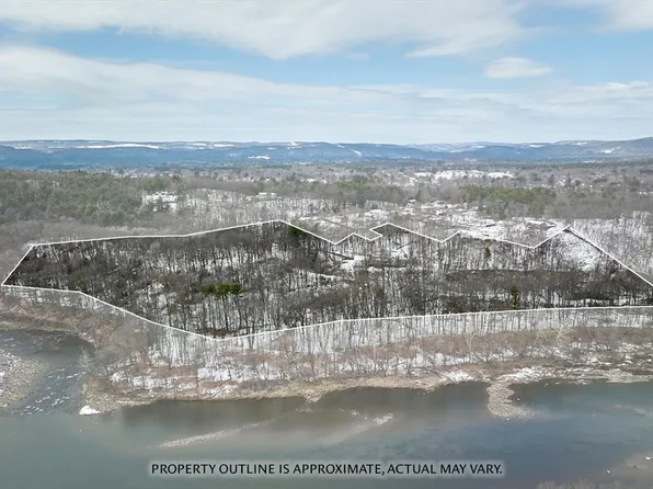 106 Stone Farm Ln, Greenfield, MA 01301