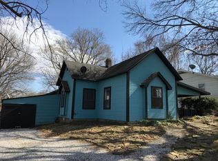 106 N 6th Ave, Ozark, MO 65721