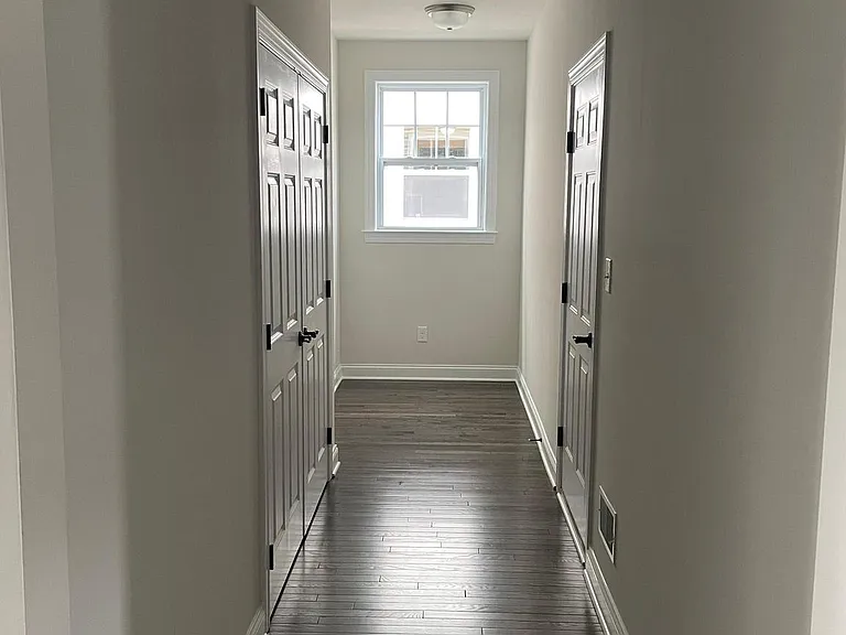 512 Lewis St — Photo 3
