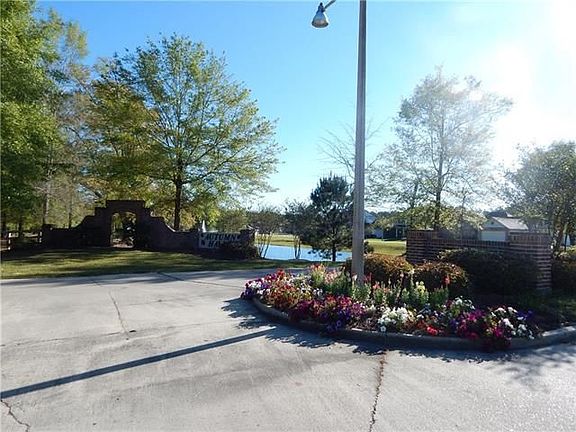3rd image of 453 Autumn Haven Cir