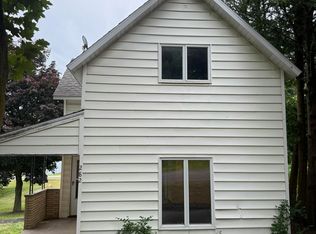 282 Walnut St, Shelby, MI 49455