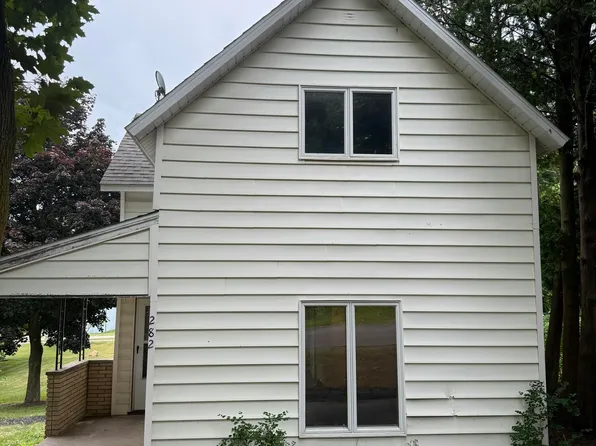 282 Walnut St, Shelby, MI 49455