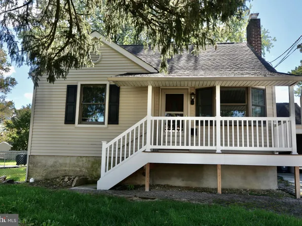 210 5th Ave, Mount Ephraim, NJ 08059