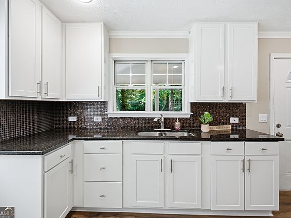 5th image of 108 Upland Dr