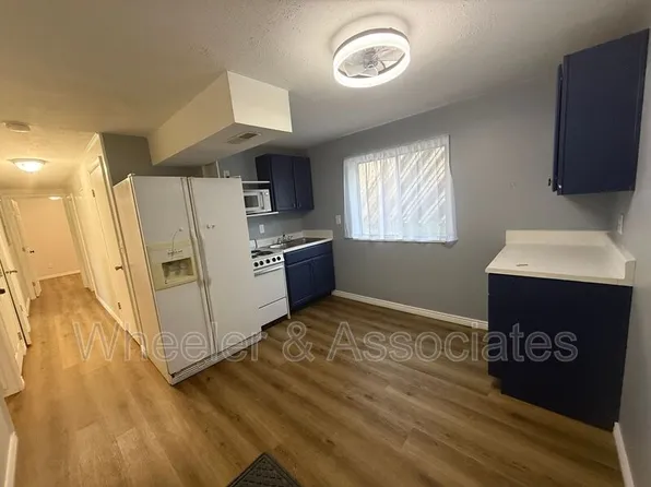 938 S 250 E APT B, Layton, UT 84041