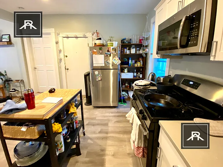 5 Oswald St #2 — Photo 2
