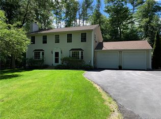 506 Ravenelle Rd, North Grosvenordale, CT 06255