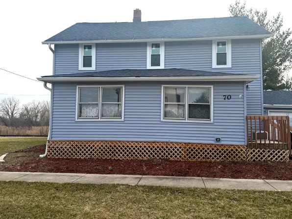 70 Railroad St, Gilberts, IL 60136