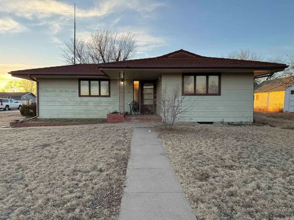 521 Benton St, Jetmore, KS 67854