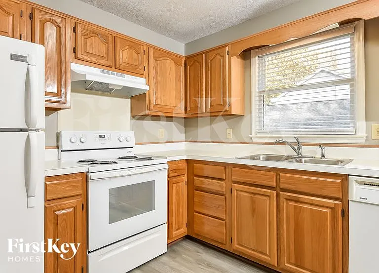 3501 Cardinal Ridge Dr — Photo 6