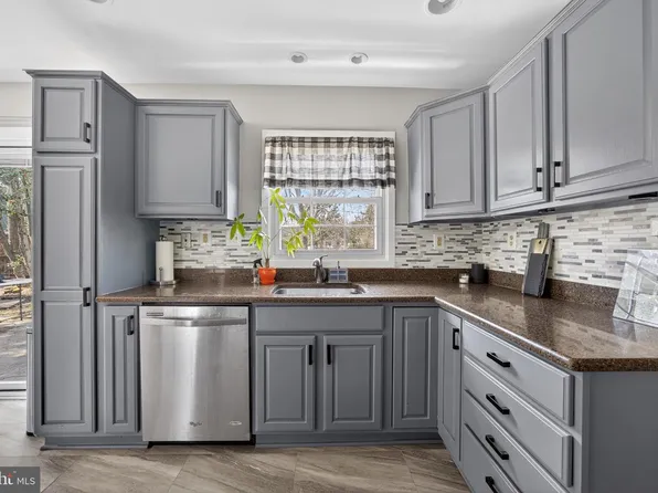 12402 Sarah Ln, Bowie, MD 20715