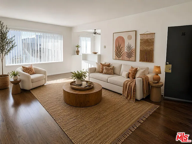 228 S Mariposa Ave #16 — Photo 3