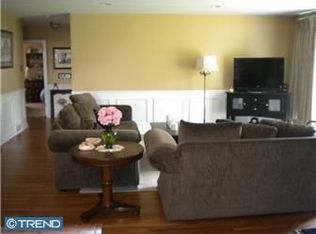 3119 Manor Rd, Huntingdon Valley, PA 19006