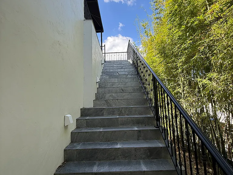 439 W Comstock Ave — Photo 9