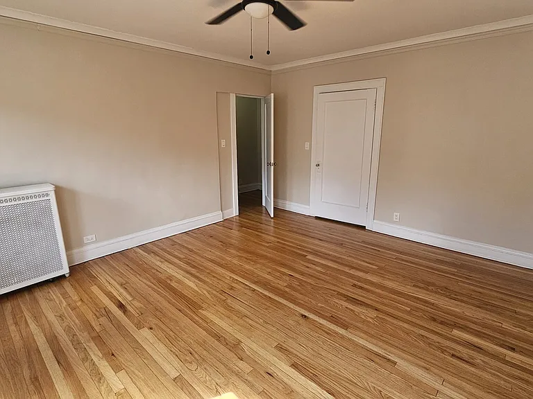 1934 W Estes Ave #1E — Photo 3
