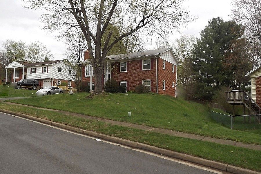 2nd image of 13505 Kim Ct