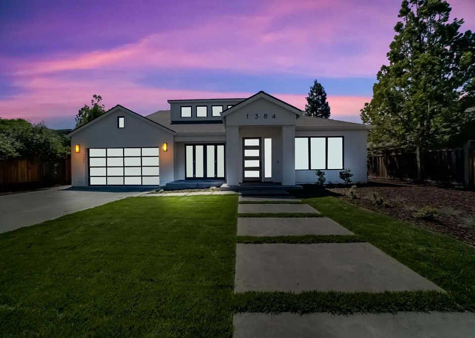 1st image of 1384 Munro Ave