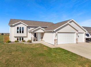 1601 28th St NW, Minot, ND 58703