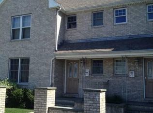 77 Crafts St, Newton, MA 02458