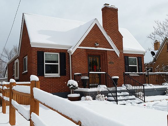 4228 Decatur St - winter