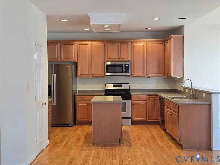 9521 Pine Trails Ct — Photo 13