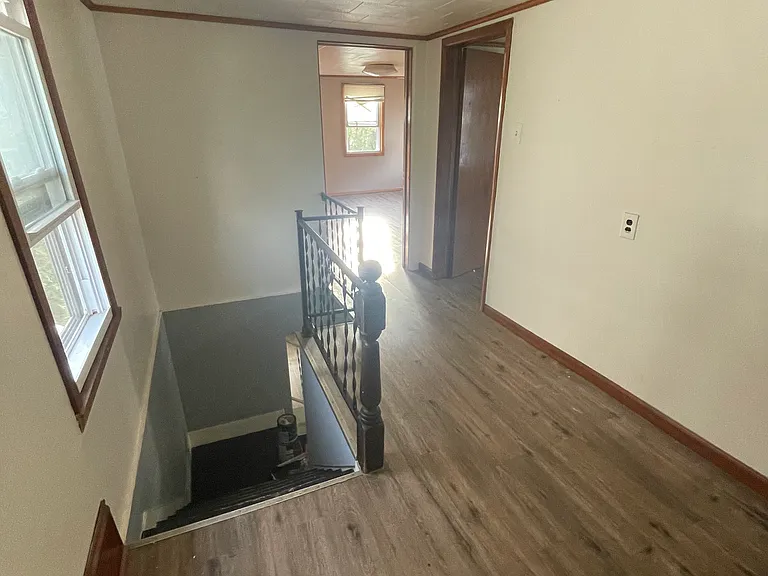 65 Courtright Ave — Photo 7
