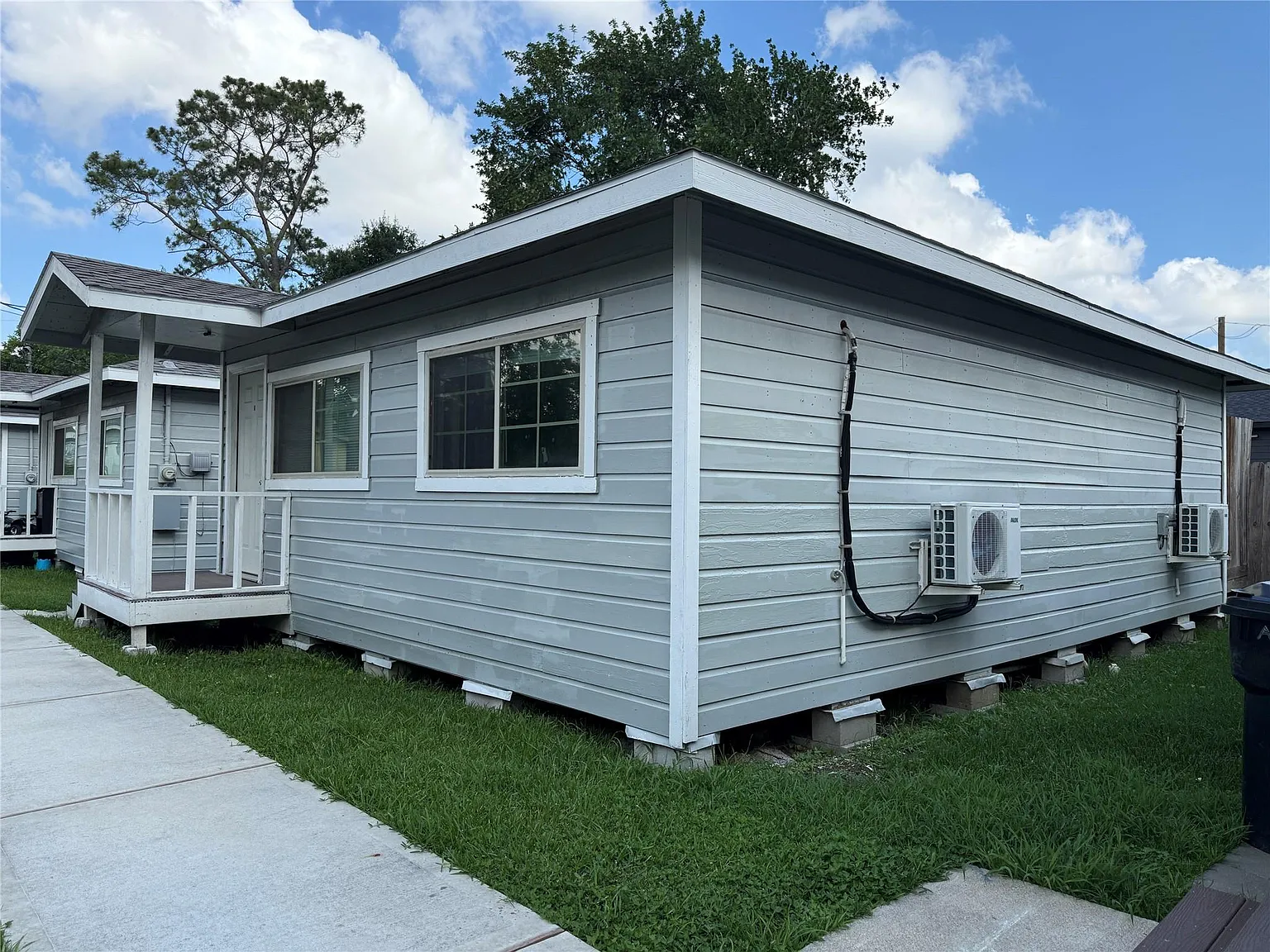 2 bed, 2.0 bath, 660 sqft, $945 — Photo 2