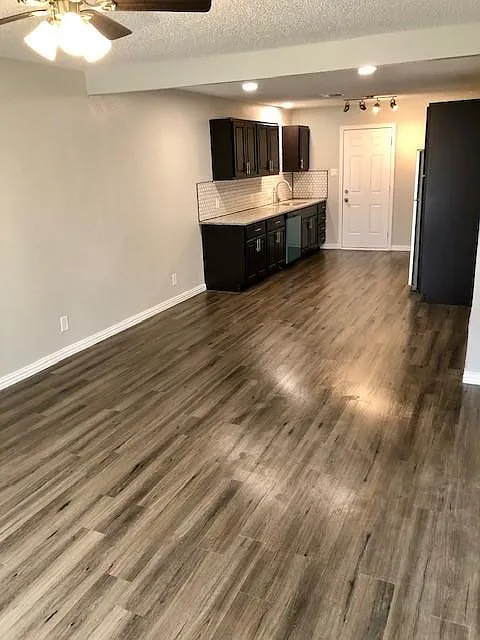 5231 Purington Ave — Photo 4