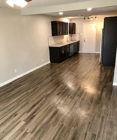 5231 Purington Ave — Photo 4