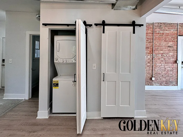 7504 Cameron Street — Photo 9