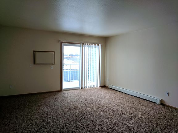 5th image of 615 33rd Avenue W # Third Floor