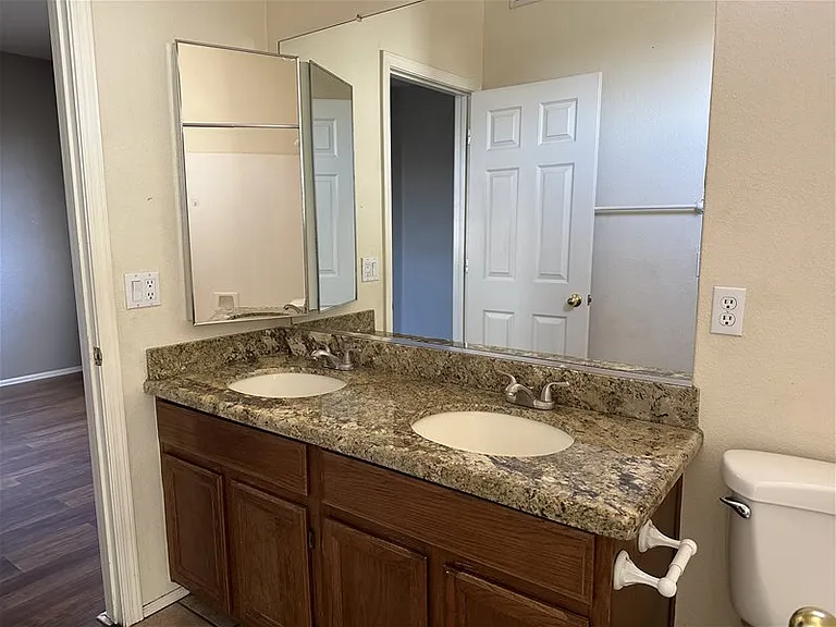 3320 N Lakeshore Ct — Photo 25