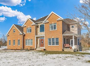 1806 Cobble Creek Dr, Mahomet, IL 61853
