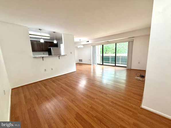 6133 Leesburg Pike APT 301, Falls Church, VA 22041