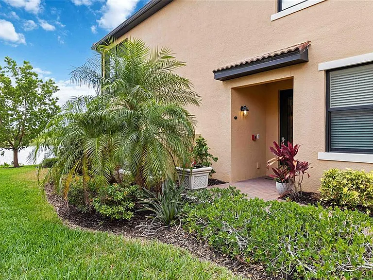 10805 Tarflower Dr #101 — Photo 42