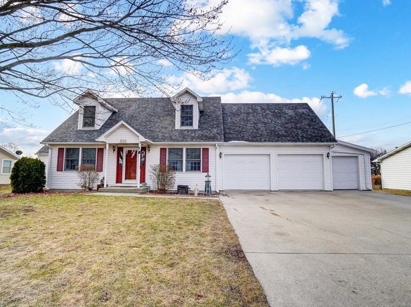 9090 E South Circle Dr, Churubusco, IN 46723