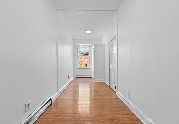 3rd image of 940 Atlantic Ave #2