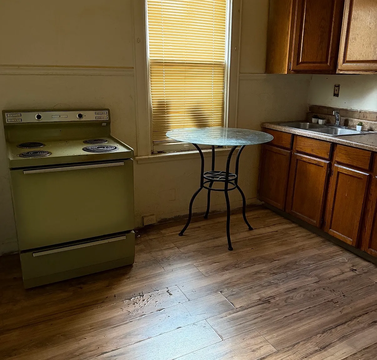 2 bed, 775 sqft, $850 — Photo 3